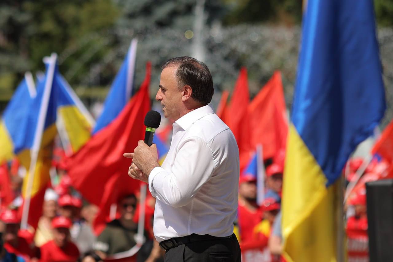 Василий Тарлев на митинге «За Молдову!»: Мы лидеры четырех партий решили вместе бороться за Молдову! Мы спасем нашу родину и создадим лучшее будущее для народа!